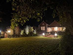 Property grounds - The Fern & Thistle Luxury Accommodation (Benhar)
