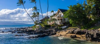 Oceanfront, hot tub, pool, sauna, perfect location!