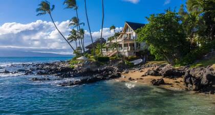 Oceanfront, hot tub, pool, sauna, perfect location!