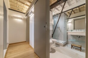 Badekar, hårføner og bidé