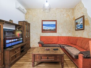Fernseher, Tischtennisplatte