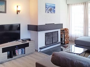 Fernseher, Kamin