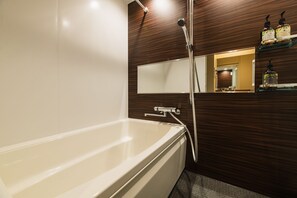 Free toiletries, hair dryer, slippers, bidet