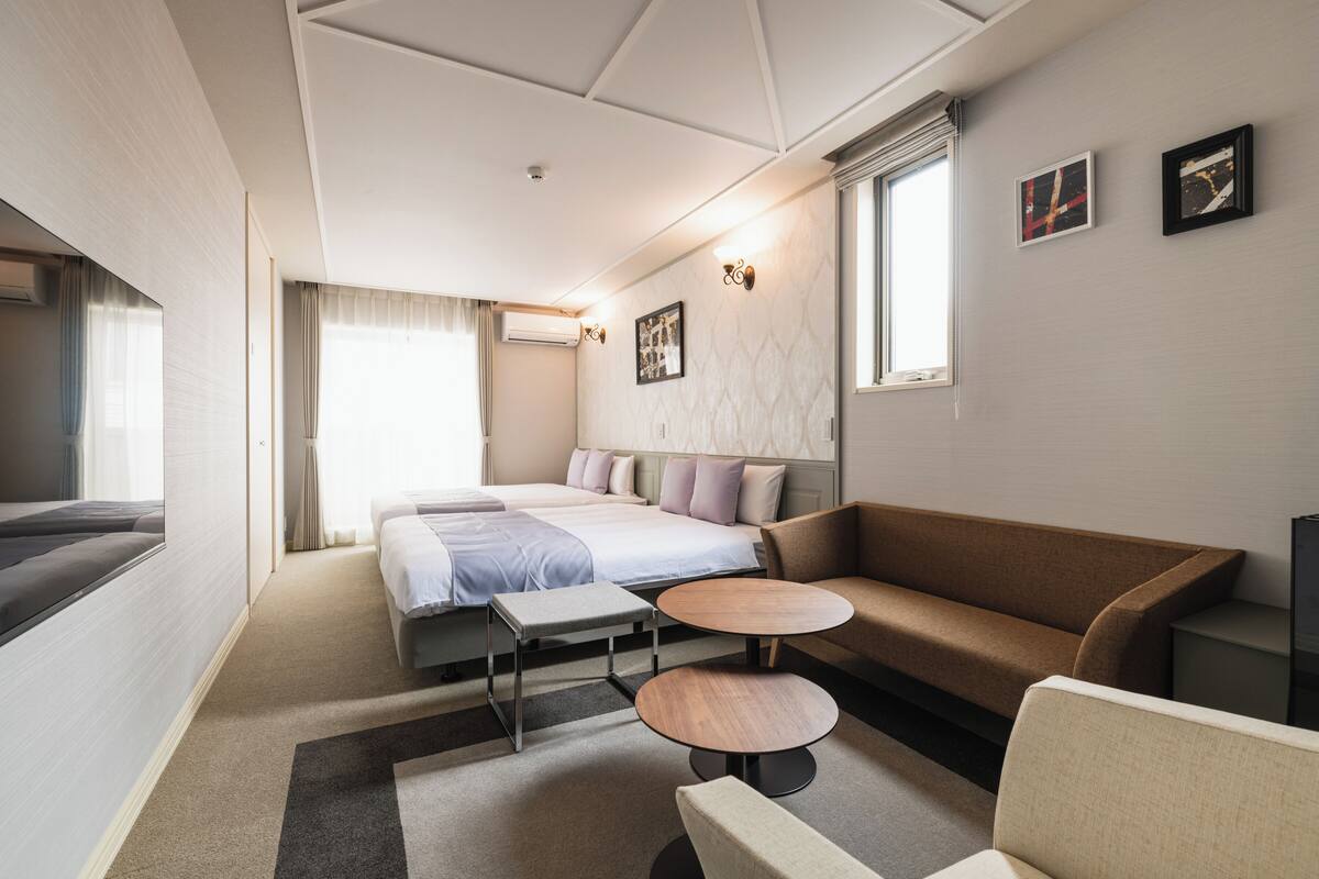WiFi (free), bed sheets