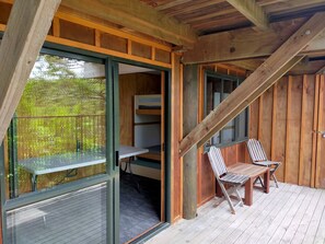 Terrace/patio - Ridgeway log cabin, quiet and secluded getaway ideal for a family. (Lyford)