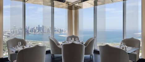 4 restaurants, breakfast, lunch, dinner served; Indian cuisine