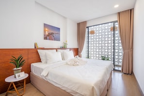 Suite King | 1 bedroom, in-room safe, desk, free WiFi