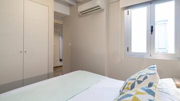 1 bedroom, iron/ironing board, travel cot, free WiFi