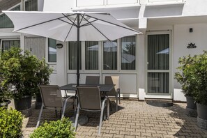Outdoor dining - Studio Apartment “Trapp-Mayer EG Mitte” near Lake Constance (Oberteuringen)