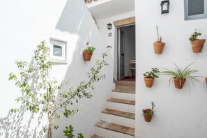 Exterior detail - Apartment 'Casa La Costanilla C' with Mountain View, Wi-Fi and Air Conditioning (Vejer de la Frontera)