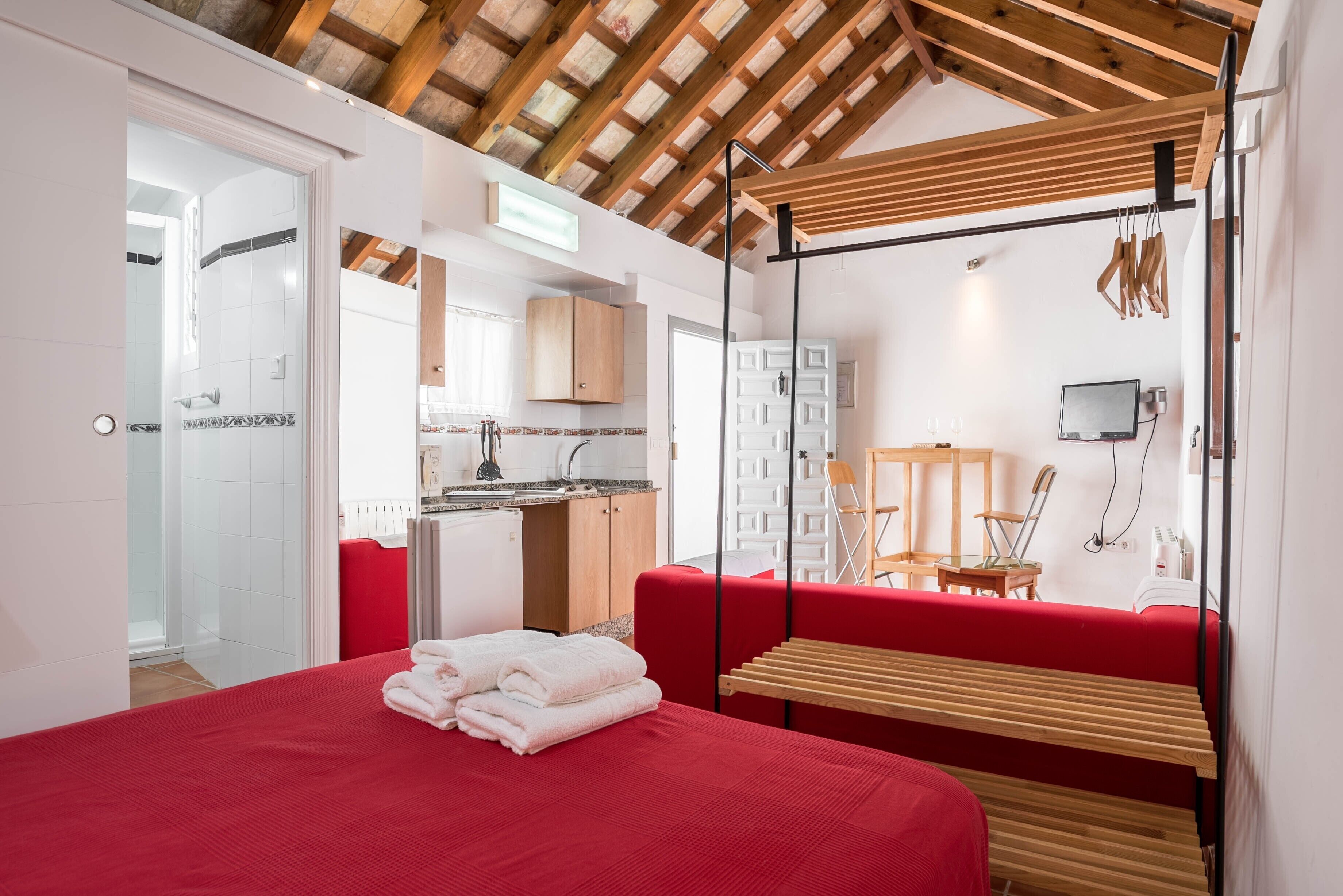 1 dormitorio, tabla de planchar con plancha, wifi gratis y ropa de cama