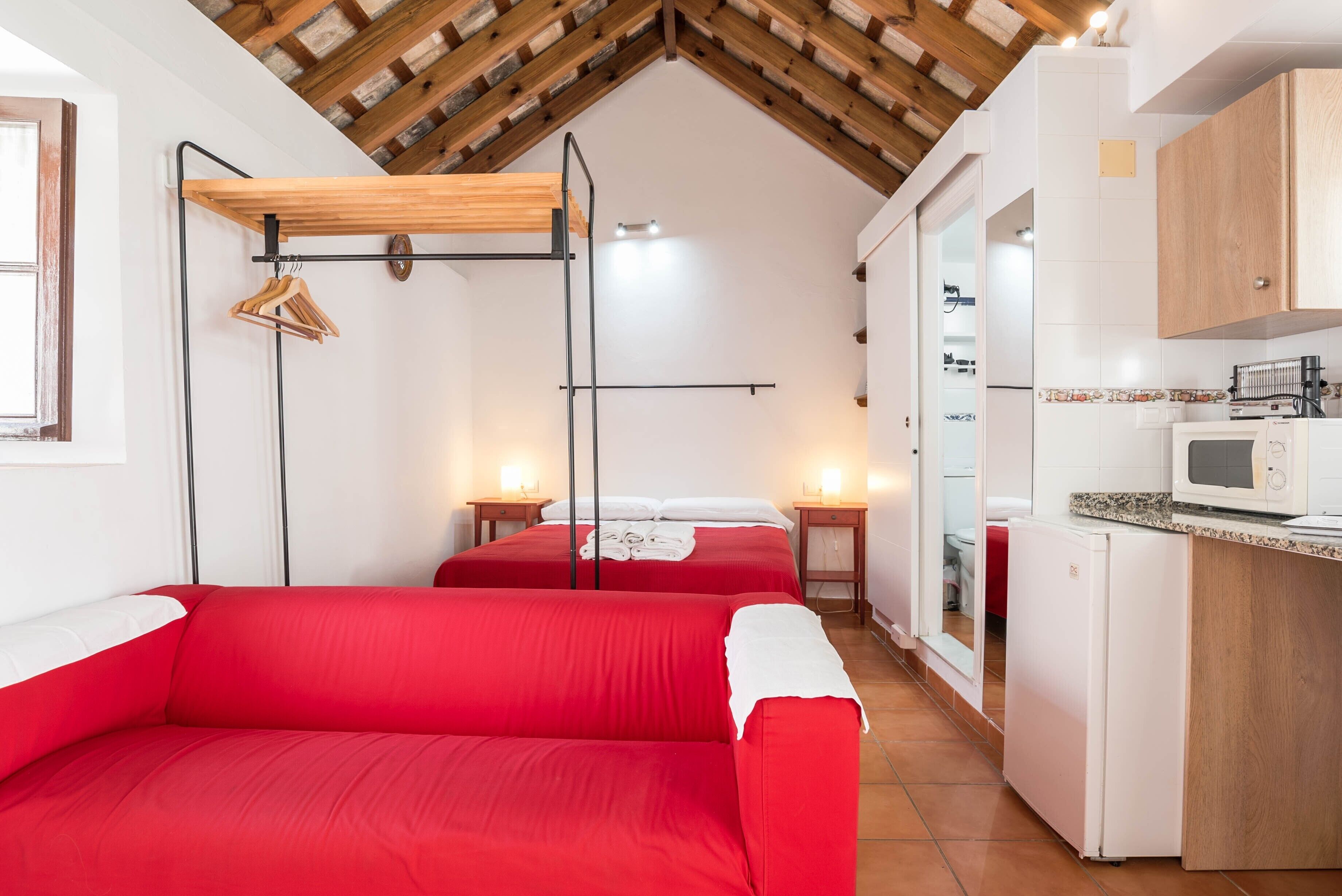 1 dormitorio, tabla de planchar con plancha, wifi gratis y ropa de cama