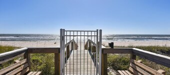 Villa A2, Beach front, ground level!