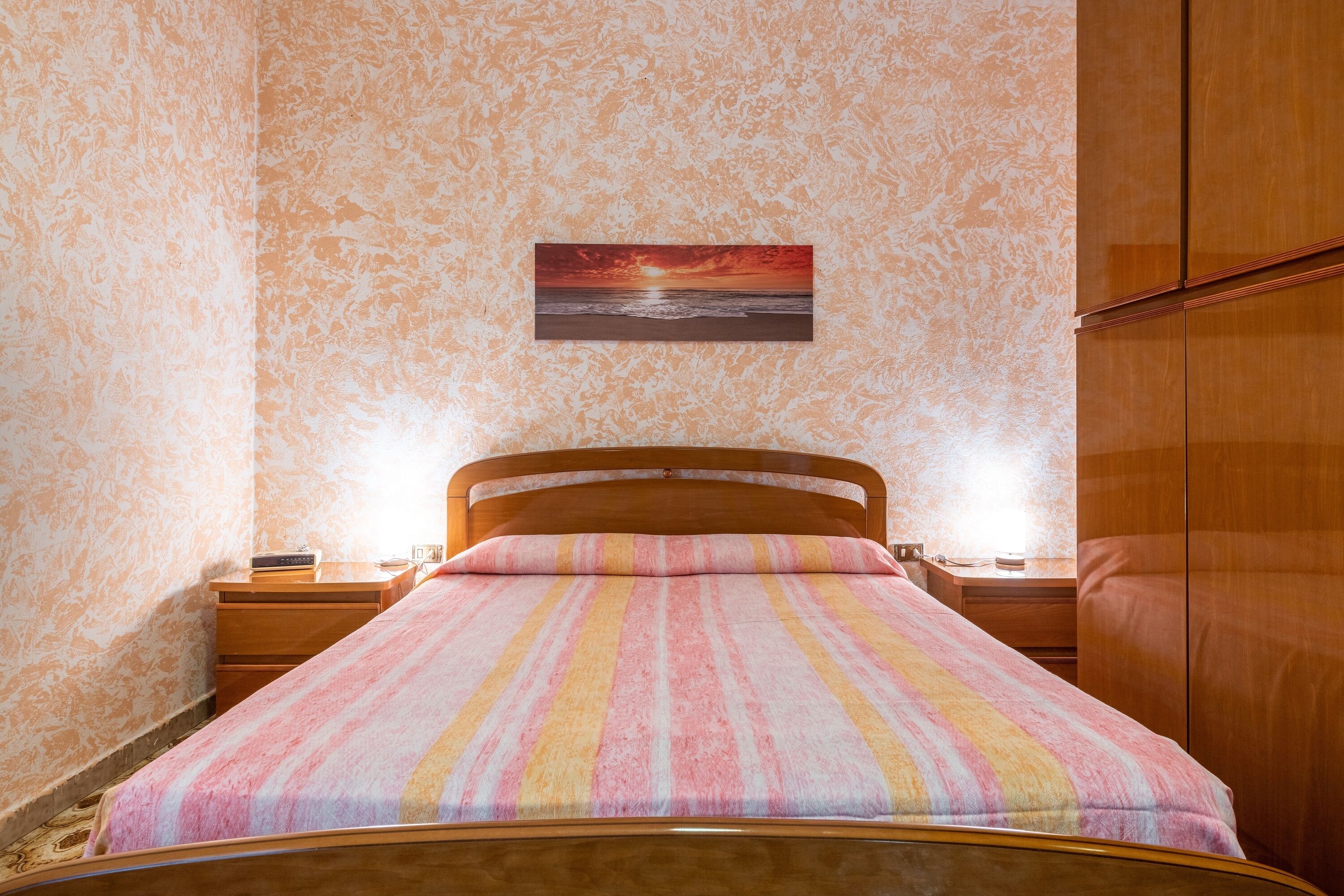 4 多间卧室、熨斗/熨衣板、免费 WiFi、床单