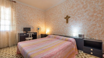 4 habitaciones, tabla de planchar con plancha y wifi gratis