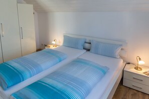 1 bedroom, iron/ironing board, free WiFi, bed sheets - Cozy Apartment "Baur Nr. 1" near Salem Castle with Wi-Fi & Balcony; Parking Included (Salem)