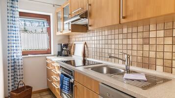 Kühlschrank, Ofen, Herdplatte, Geschirrspüler