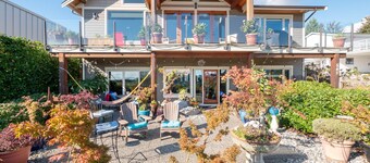 Family-friendly Urban Oasis with Beautiful Garden