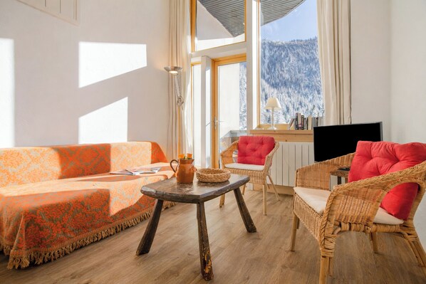 TV - Résidence Grand Roc - Bruyères 211, Argentière (Chamonix), France (Argentière (Chamonix))