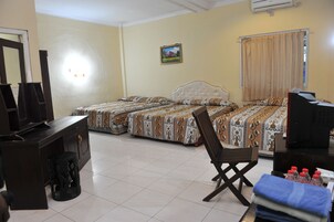 Camas plegables/adicionales y ropa de cama 