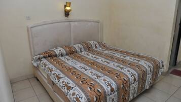 Standard Double or Twin Room | Rollaway beds, bed sheets