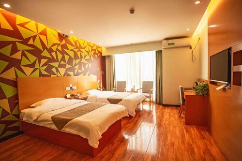 Vatica Jieshou City New Passenger Transport Center Hotel