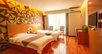 Vatica Jieshou City New Passenger Transport Center Hotel