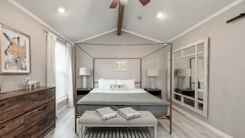 4 Schlafzimmer, Schreibtisch, Bügeleisen/Bügelbrett, kostenloses WLAN