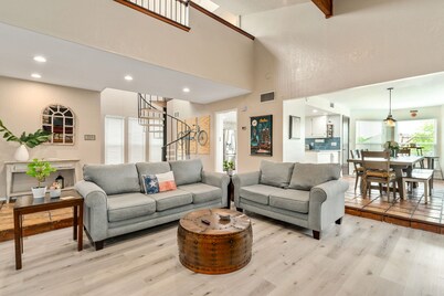 3Kingbeds/Fireplace/Deck/6 Flags/Airport