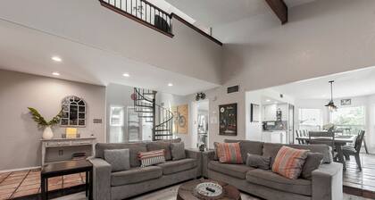 3Kingbeds/Fireplace/Deck/6 Flags/Airport