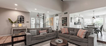 3Kingbeds/Fireplace/Deck/6 Flags/Airport