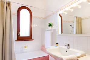 Shower, hair dryer - Scent Amphora - Amphora (Carini)