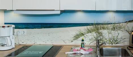 Kühlschrank, Mikrowelle, Ofen, Geschirrspüler