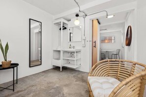 TV, offices - Large Suite with fast Wi-Fi, Generator, Cistern (San Juan)