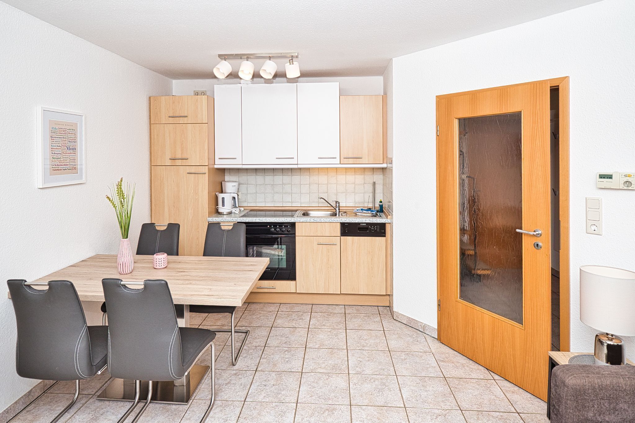 ثلاجة، ميكروويف، فرن، غسالة أطباق