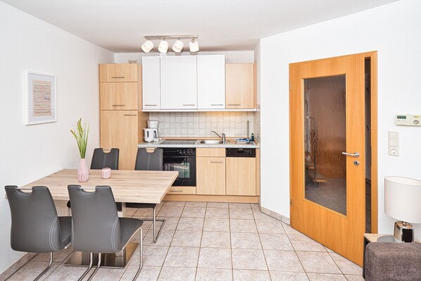 Køleskab, mikrobølgeovn, ovn, opvaskemaskine