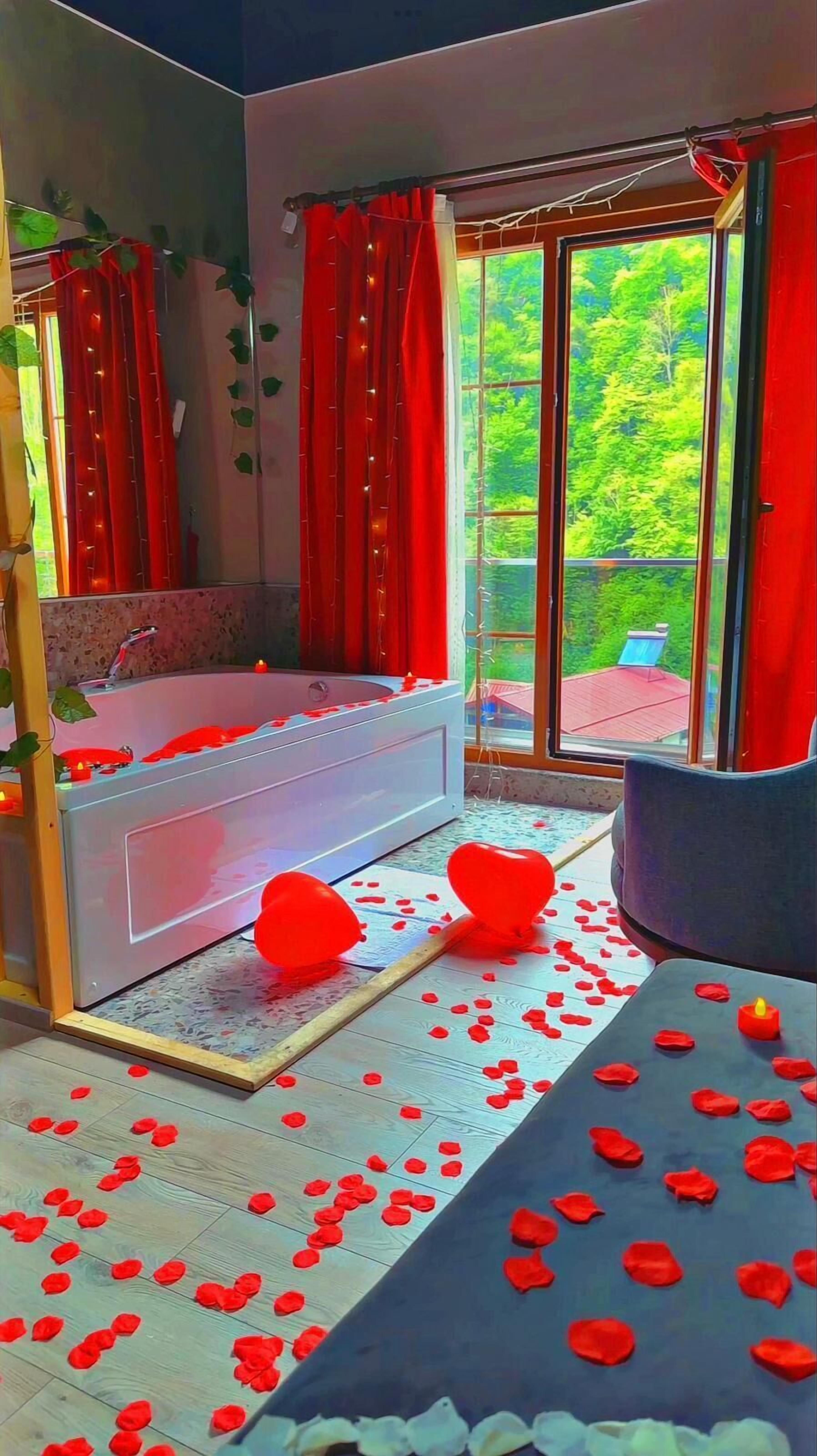 Premium bedding, minibar, laptop workspace, blackout curtains