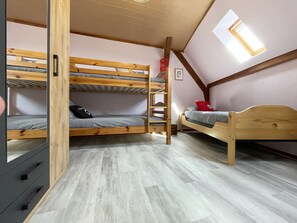 3 bedrooms, iron/ironing board, free WiFi, bed sheets - Le Bernstein - gite du rempart (Dambach-la-ville)