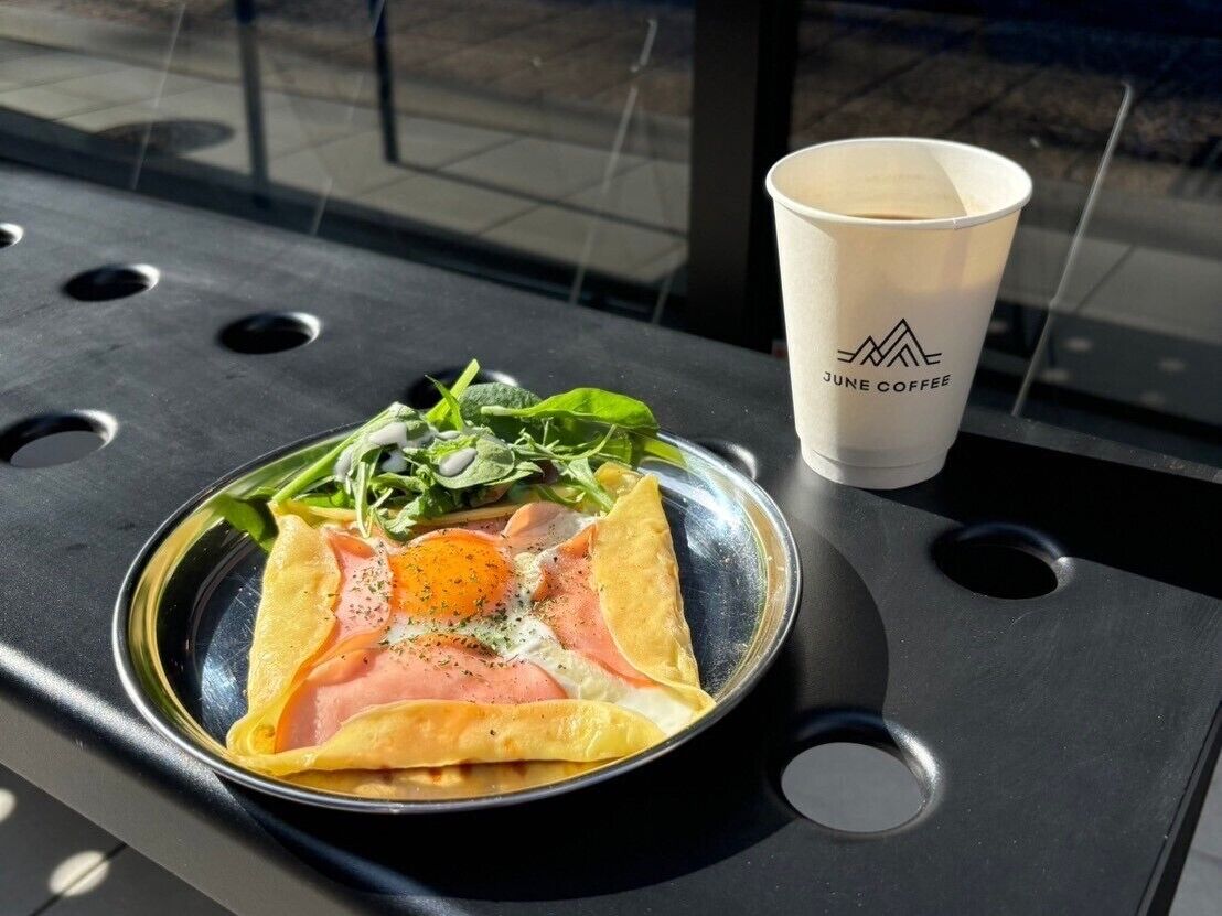 daily cooked-to-order breakfast (jpy 1430 per person)