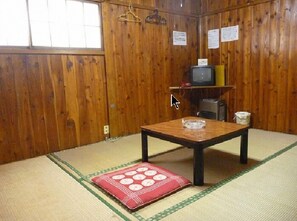 Chambre Tradition (Japanese style, for 1-4 people)
