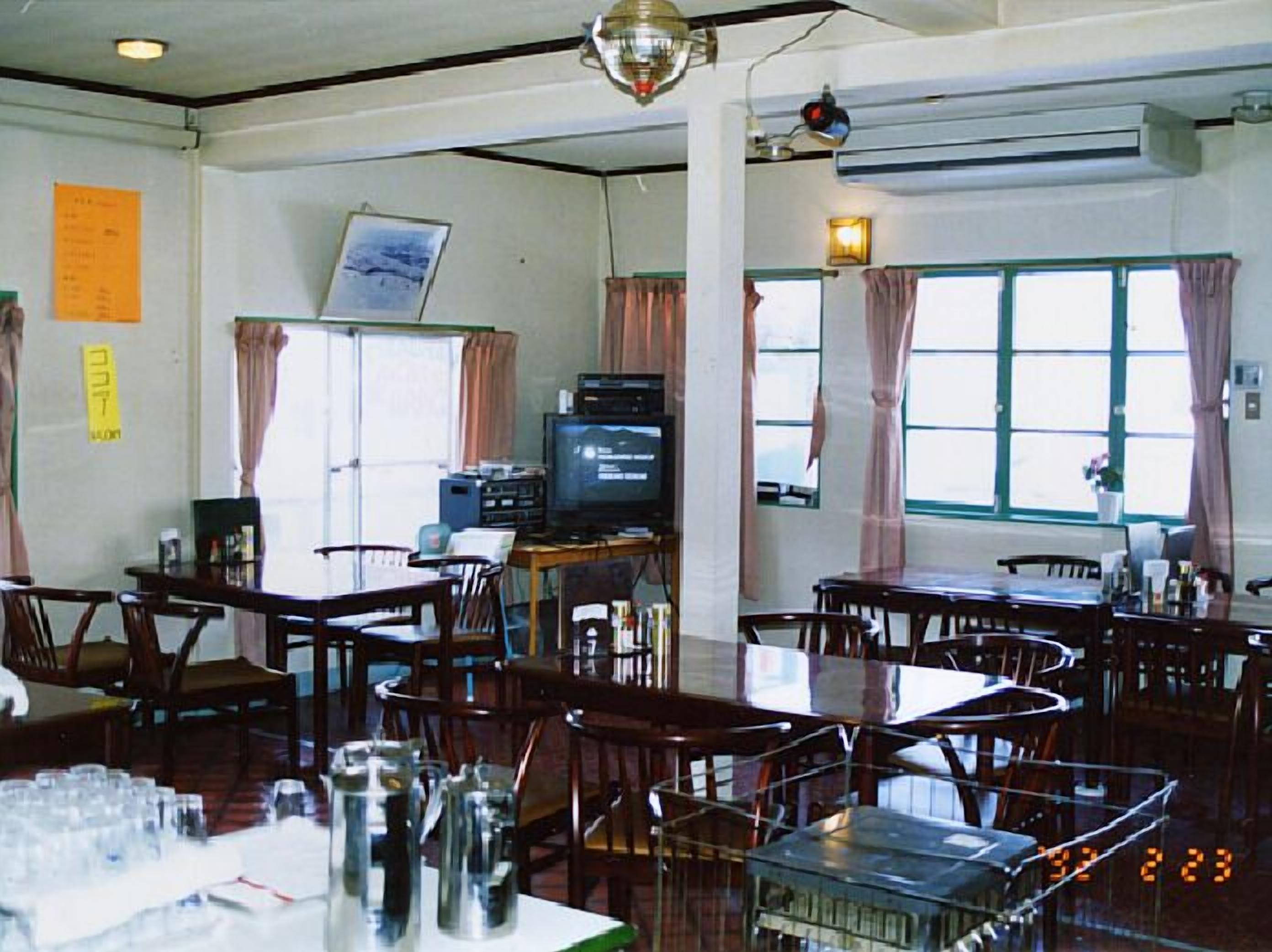 Breakfast, lunch and dinner served