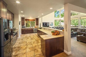 Fridge, microwave, oven, stovetop - Wolf Creek Luxury Estate: Luxury Mansion! Exclusive Location! Walk to Skiing/Snowboarding! Hot Tub! Movie Room! Game Table Galore! EV Charger! (Big Bear Lake)
