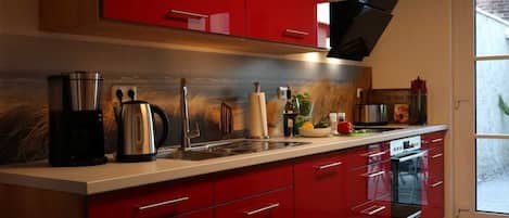 Fridge, oven, dishwasher