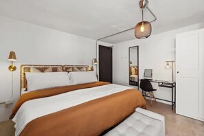 1 bedroom, desk, iron/ironing board, WiFi