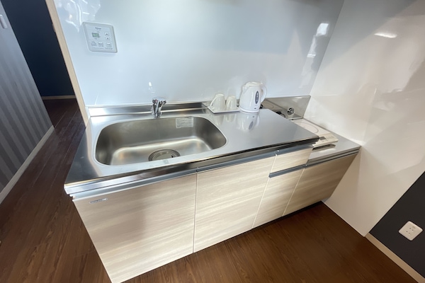 Fridge, microwave, stovetop, electric kettle