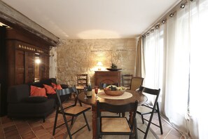 Living area - Bonne Nuit Paris (Paris)