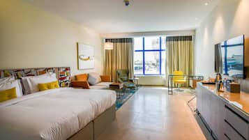 Minibar, free WiFi, bed sheets