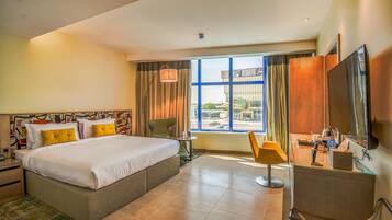 Minibar, free WiFi, bed sheets