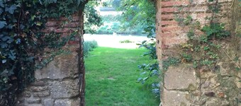 Gite with pool close to the pyrenees & ancient Abbey of Saint Sever de Rustan