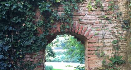 Gite with pool close to the pyrenees & ancient Abbey of Saint Sever de Rustan